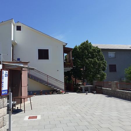 Apartmani Mate Vrban Karlobag Exterior foto