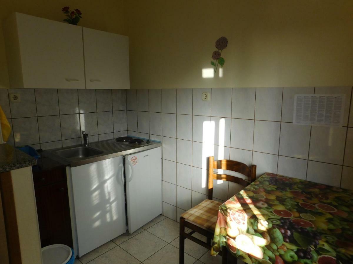 Apartmani Mate Vrban Karlobag Exterior foto